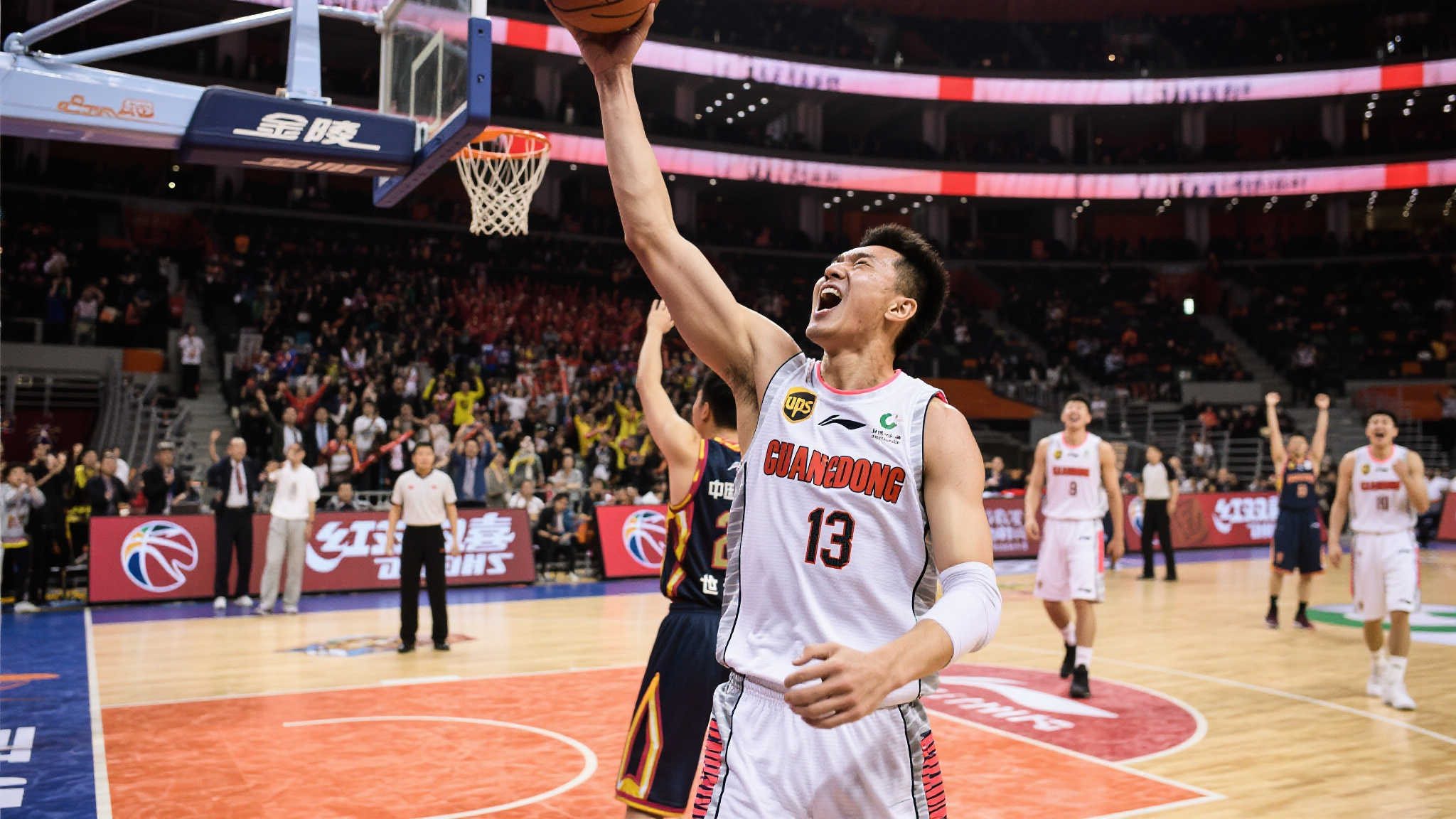 进行战术的 进行战术的